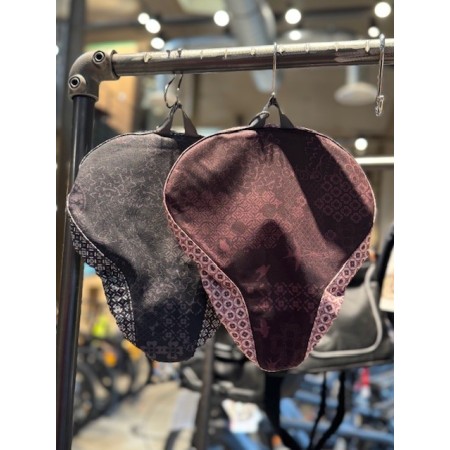 couvre selle basil bloom 27x23x75 cm ata  BASIL  BIKERY